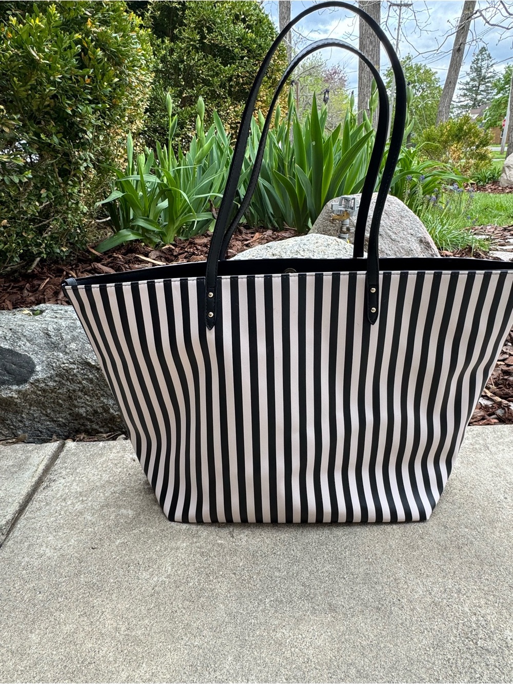 Victoria's Secret Black and White Striped Tote NWT - Picture 2 of 5